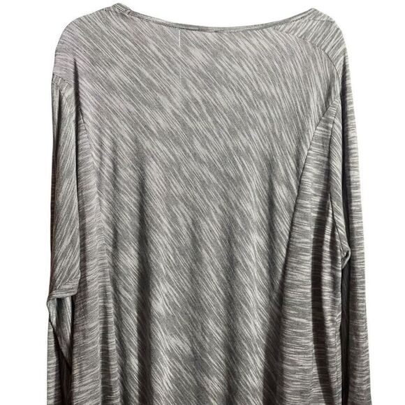 Cable & Guage Plus Size Black & White Relaxed Fit Blouse Size 2X NWT - Picture 4 of 5